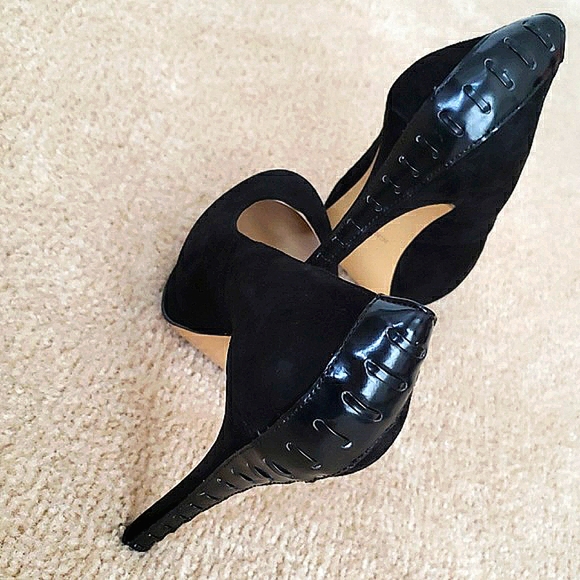 NEW! Nine West "Heartbeat" Black Suede Platform Pump (10) - Picture 1 of 7